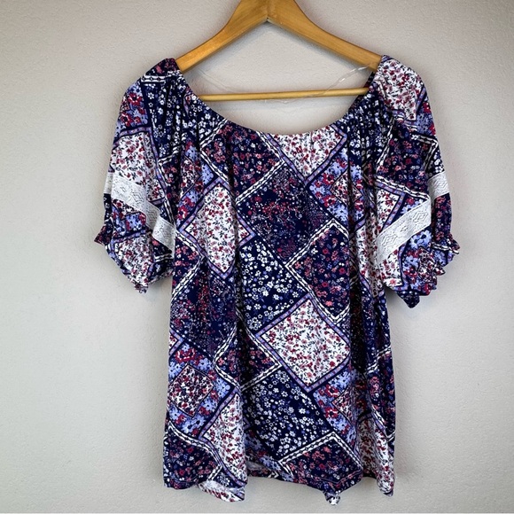 NWT Above & Beyond Women´s Blouse with Floral Desing Size L - Picture 11 of 11